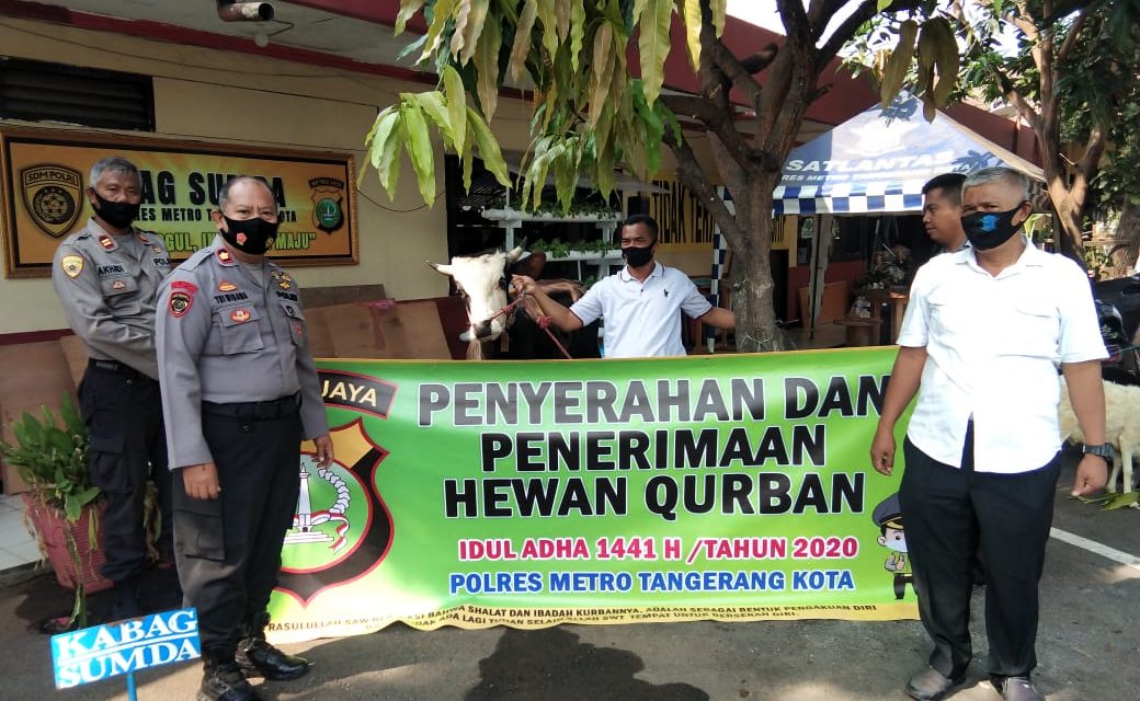 Polrestro Tangkot Menerima dan Menyalurkan Hewan Kurban