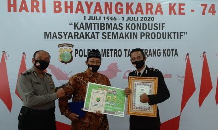 Kel. Kunciran Indah Menerima Penghargaan Juara 2 Lomba Kampung Sehat di Kota Tangerang