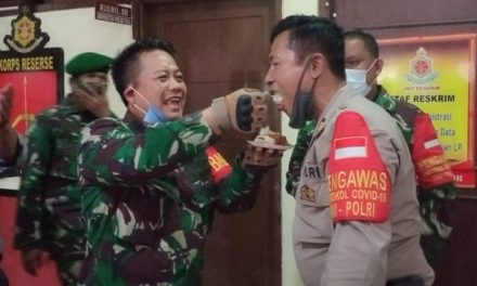 Anjangsana Koramil 01 Tangerang, Berikan Ucapan Selamat Hari Bhayangkara Ke-74 Di Polsek Cipondoh