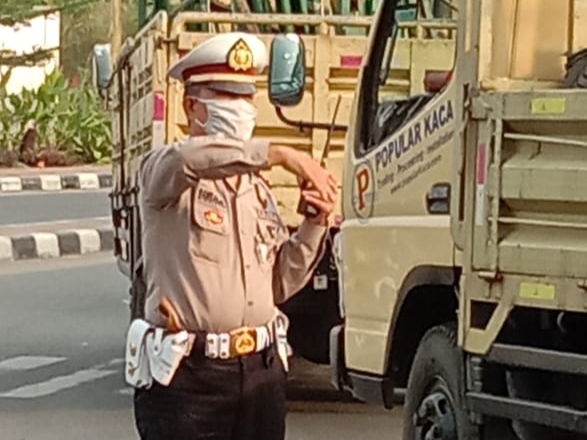 Antisipasi Kemacetan Sore Hari Unit Lantas Polsek Cipondoh Laksanakan Protab Gatur Lalin Sore Hari