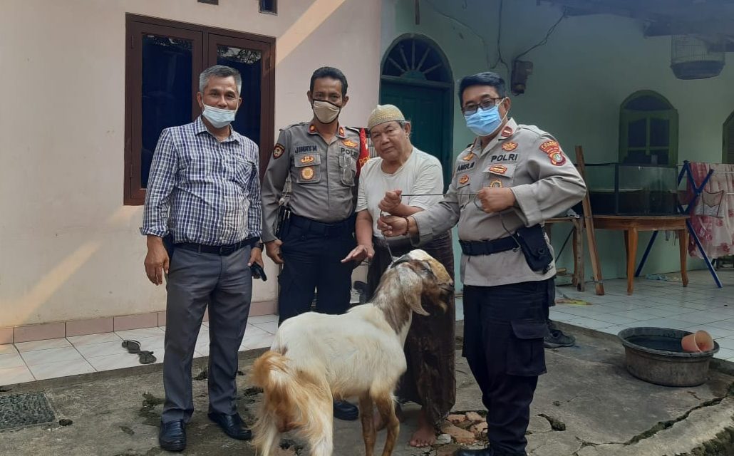 Yayasan Bani Soim Kel. Cipondoh Terima Hewan Qurban Dari Kapolsek Cipondoh