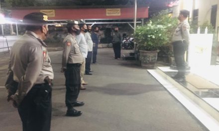 POLSEK NEGLASARI LAKUKAN OPS CIKON DAN PEMANTAUAN ADAPTASI KEBIASAAN BARU DALAM RANGKA MEMUTUS RANTAI COVID-19 DAN GUANKAMTIBMAS