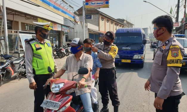 POLSEK PAKUHAJI SOSIALISASI PROTOKOL ADAPTASI KEBIASAAN BARU & PERPANJANGAN MASA PSBB DI WILAYAH PAKUHAJI.