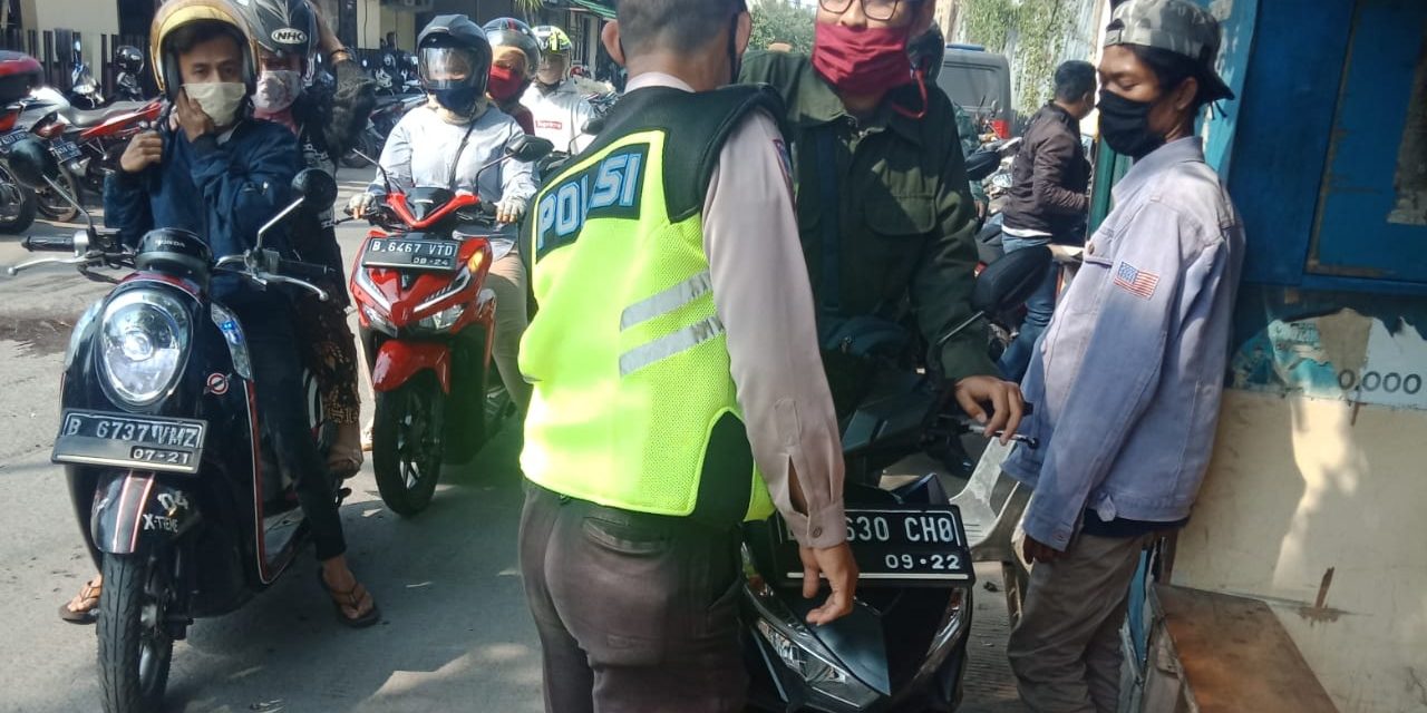 Polsek Cipondoh Gelar Ops. Patuh Jaya 2020 Dan Penertiban Pemakaian Masker Di Depan Mako Polsek Cipondoh