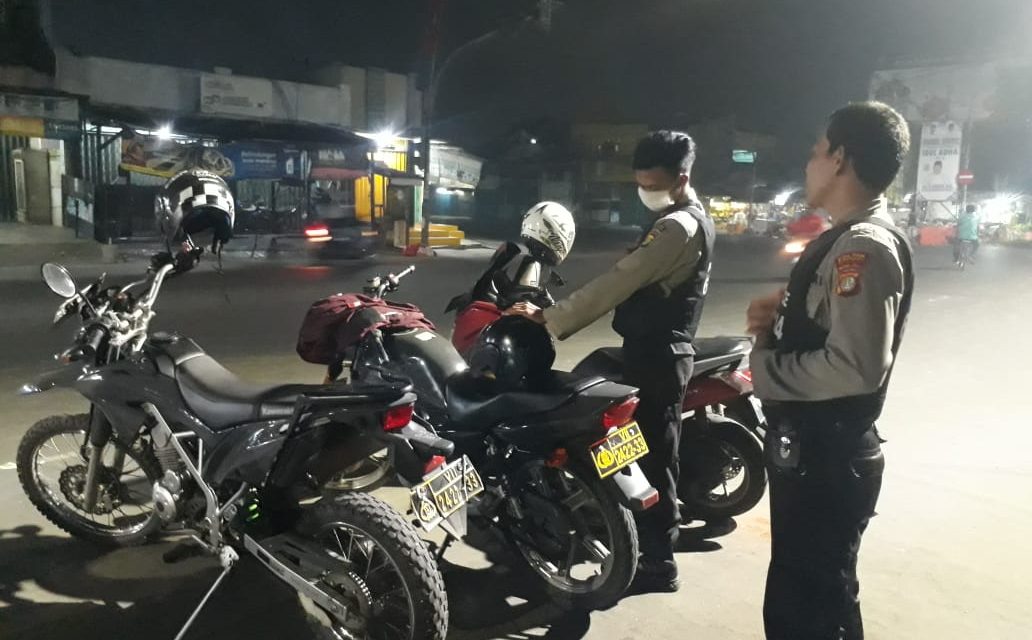 Unit Samapta Polsek Cipondoh Gelar Patroli Stasioner Di Pertigaan Pasar Bengkok