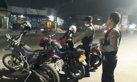 Unit Samapta Polsek Cipondoh Gelar Patroli Stasioner Di Pertigaan Pasar Bengkok