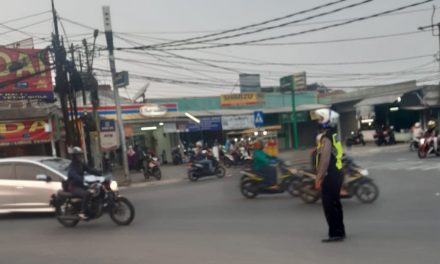 Gatur Lalin Sore Hari Unit Lalu Lintas Polsek Cipondoh, Antisipasi Kemacetan Arus Balik Kendaraan