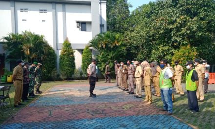 Bhabinkamtibmas Dan 3 Pilar Kel. Panunggangan Gelar Operasi Aman Bersama PSBB Di Jln. Kyai Maja