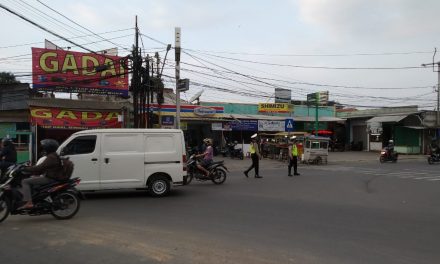 Gatur Lalin Sore Hari Unit Lantas Polsek Cipondoh Cegah Kemacetan Arus Balik