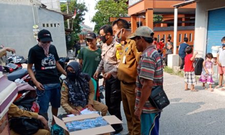 Bhabinkamtibmas Polsek Cipondoh Dan 3 Pilar Kel. Kenanga Gelar Operasi Aman Covid-19 Penegakan Disiplin Dalam AKB