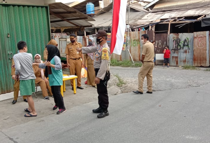 Bhabinkamtibmas Polsek Cipondoh Dan 3 Pilar Kel. Petir Gelar Operasi Aman Covid-19 Penegakan Disiplin Dalam AKB