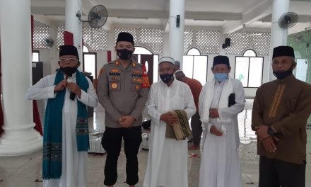 Kapolsek Cipondoh Sholat Jumat Di Al Muhajirin Dalam Rangka Jumling