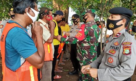 Wakapolsek Cipondoh Pimpin Operasi Yustisi Mobile Dan Penegakan Disiplin Protokol Kesehatan Bersama 3 Pilar Kec. Cipondoh