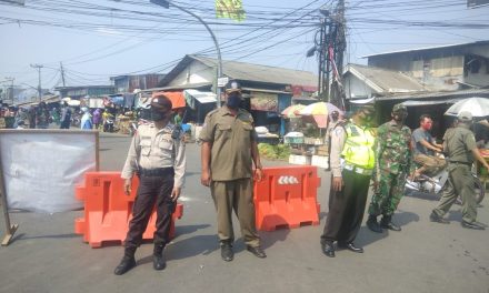 Polsek Cipondoh Dan 3 Pilar Gelar Ops Yustisi Mobile Dan Penegakan Disiplin Prokes Di Pasar Bengkok, Sudimara Pinang