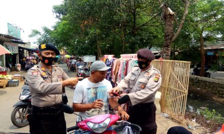 Patroli Samapta Mobile Unit Lantas Polsek Cipondoh Melaksanakan Cek Poin Penanganan Covid 19 Dan Pemulihan Ekonomi Nasional (PC-PEN) Urkes Polres Metro Tangerang Kota