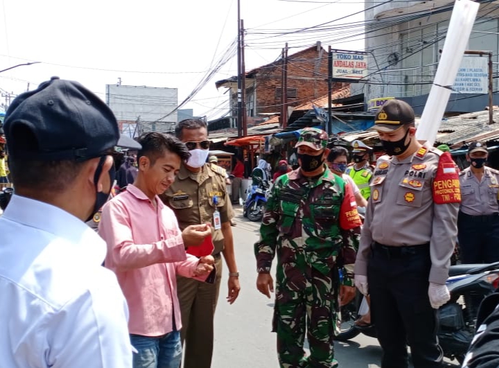 Kapolsek Cipondoh Pimpin Operasi Yustisi Mobile Dan Penegakan Disiplin Protokol Kesehatan Bersama 3 Pilar Kec. Pinang