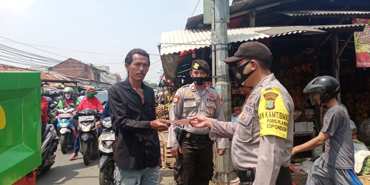 Polsek Cipondoh Gelar Operasi Yustisi Dan Penegakan Disiplin Prokes Di Pasar Bengkok Sudimara Pinang