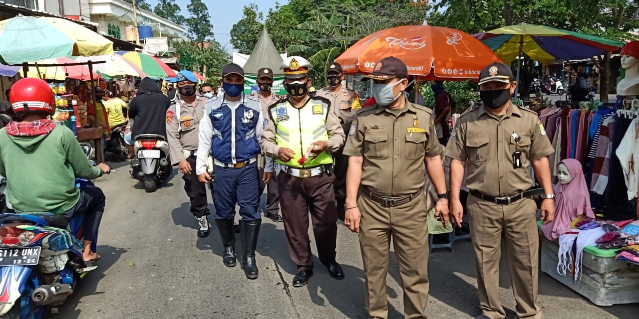 Operasi Yustisi Dan Penegakan Disiplin Prokes Oleh 3 Pilar Kec. Cipondoh Di POSKO TERPADU TIGA PILAR Jalan Irigasi Sipon