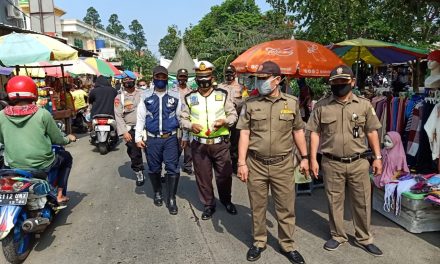 Operasi Yustisi Dan Penegakan Disiplin Prokes Oleh 3 Pilar Kec. Cipondoh Di POSKO TERPADU TIGA PILAR Jalan Irigasi Sipon