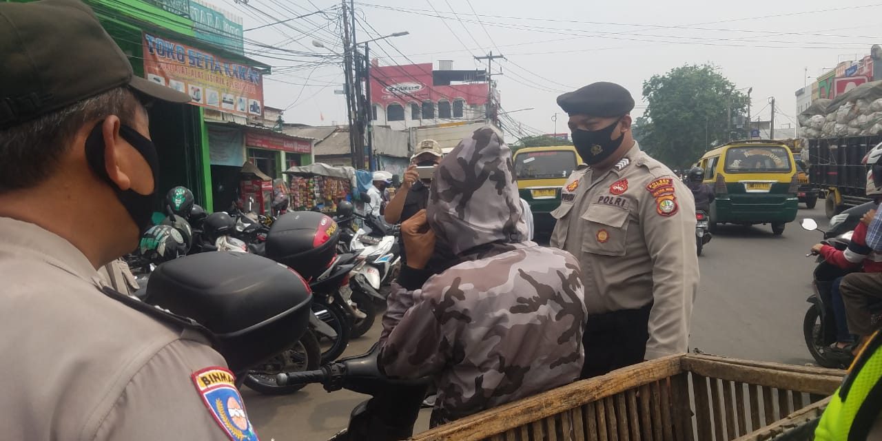 Patroli Rutin Pendisiplinan Dan Himbauan Prokes Covid 19 Menuju AKB Di Pasar Tradisional Pasar Bengkok Pinang