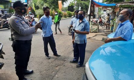 GIAT BHABINKAMTIBMAS KARANG MULYA AIPTU DEDIH JJRN PMJ BERSAMA ORMAS DALAM RANGKA PENDISIPLINAN MASYARAKAT MEMATUHI PROTOKOL KESEHATAN PERIODE HARI SELASA 29 SEPTEMBER 2020