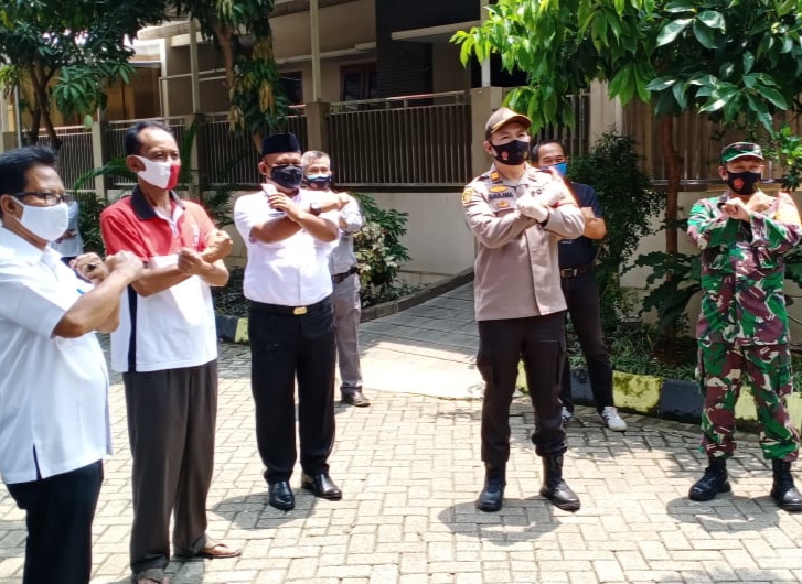 Sambang Tokoh Masyarakat, Kapolsek Cipondoh Bersama 3 Pilar Kec. Pinang Kunjungi Tomas Di Perumahan Buana Gardenia