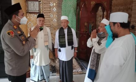 Kapolsek Cipondoh Laksanakan Jumling Di Masjid Jami’ Baiturrahman Cipondoh, Kota Tangerang