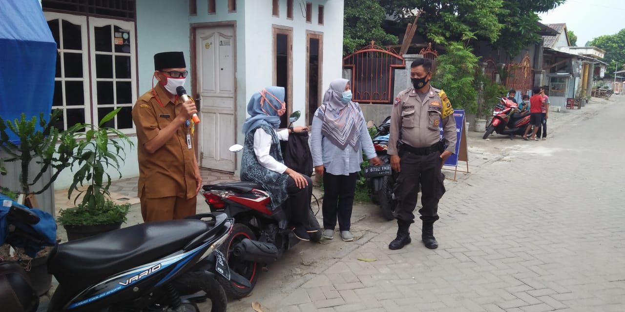 Polsek Cipondoh Bersama 3 Pilar Gelar Operasi Aman Bersama Penegakan Disiplin PSBB Prokes Covid-19 Di Jalan Gg. Sabar Perumahan LDII Kenanga