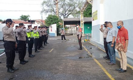 Kapolsek Cipondoh Pimpin Apel Pengamanan Aksi Buruh Tolak Pengesahan RUU OMNIBUSLAW