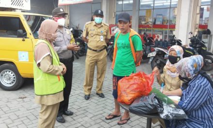 Polsek Cipondoh Gelar Operasi Aman Bersama PSBB Covid-19 Bersama Unsur 3 Pilar Kel. Ketapang