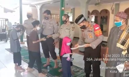 Polres Metro Tangerang Kota dan Polsek Batu Ceper Berikan Santunan Kepada 48 Anak Yatim Di Moment Hari Kesaktian Pancasila Tahun 2020