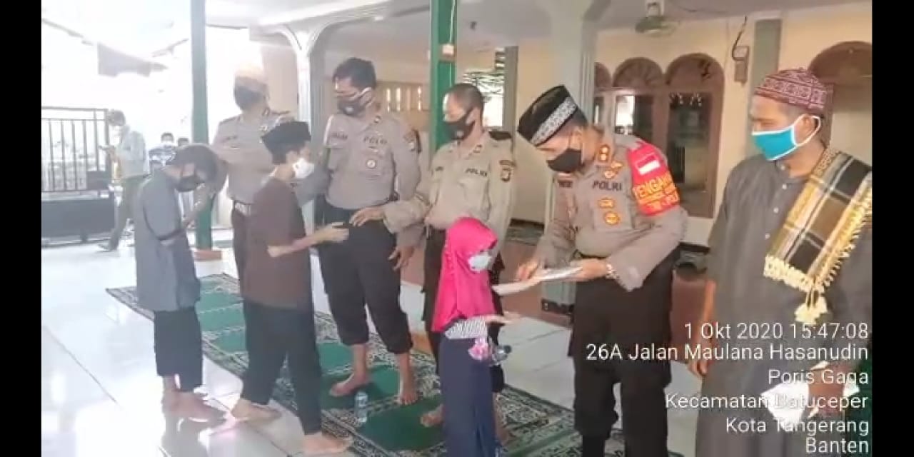 Polres Metro Tangerang Kota dan Polsek Batu Ceper Berikan Santunan Kepada 48 Anak Yatim Di Moment Hari Kesaktian Pancasila Tahun 2020