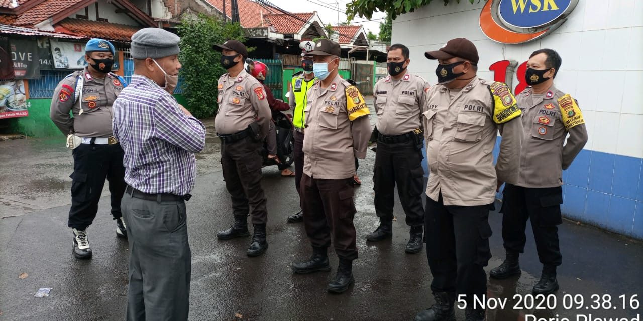 Polsek Cipondoh Lakukan Pengamanan Keberangkatan Aksi Serikat Buruh Ke Kantor Disnaker Kota Tangerang