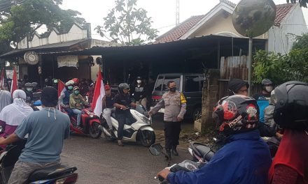 Polsek Cipondoh Lakukan Monitoring Dan Pengamanan Aksi Massa Paguyuban Masyarakat Cipete-Kunciran Jaya Ke PN Tangerang.