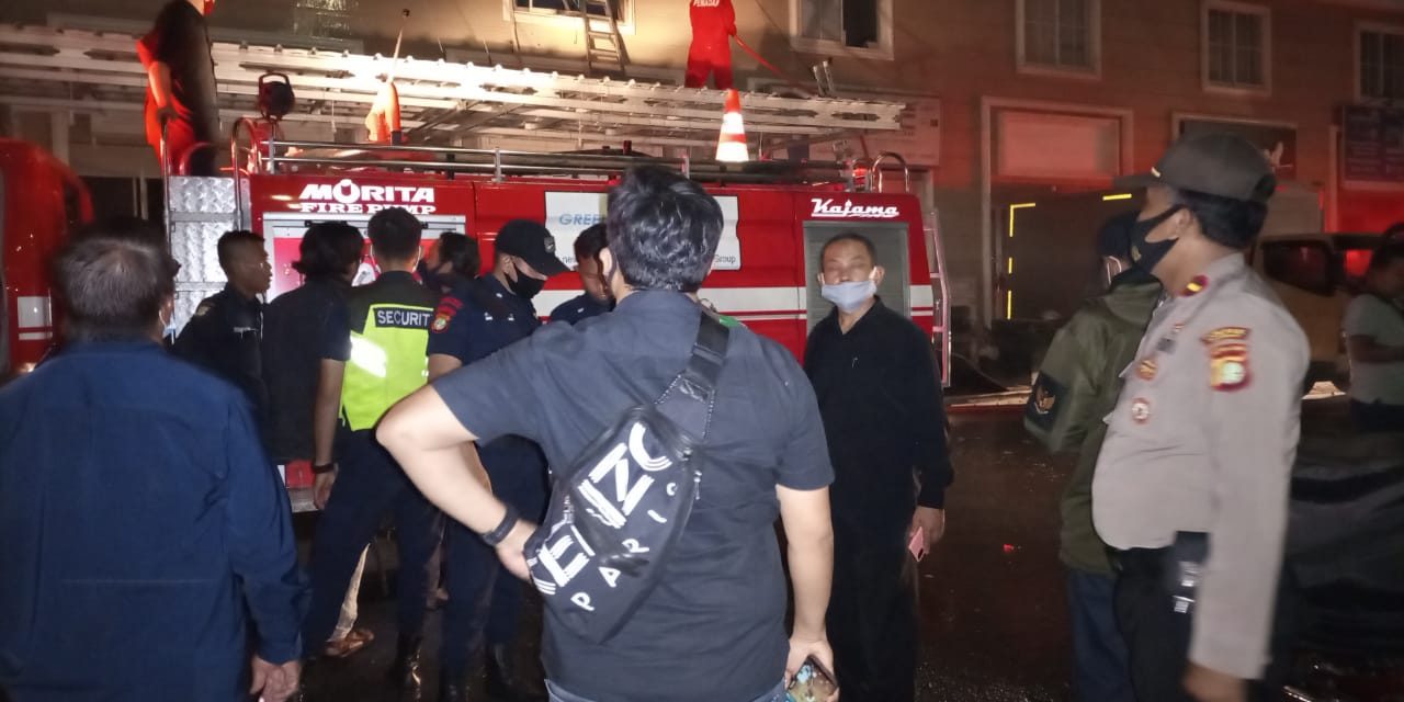 Kebakaran Di CBD Perum Greenlake City Cipondoh, Hanguskan Satu Ruko