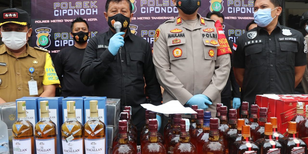 151 Miras Siap Edar Untuk Pergantian Malam Tahun Baru Berhasil Digagalkan Anggota Polsek Cipondoh