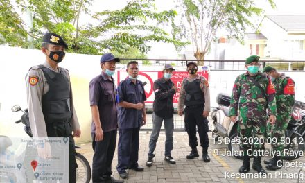 Personil Gabungan Polsek Cipondoh Dan Kodim 0506/Tgr Lakukan Pengamanan Aksi Unras Di Gudang Perusahaan Rokok Esse RT&G Kel. Cipete