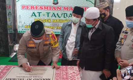 Kapolrestro Tangkot Resmikan Masjid At Taubah Polsek Jatiuwung