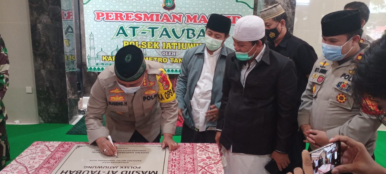 Kapolrestro Tangkot Resmikan Masjid At Taubah Polsek Jatiuwung