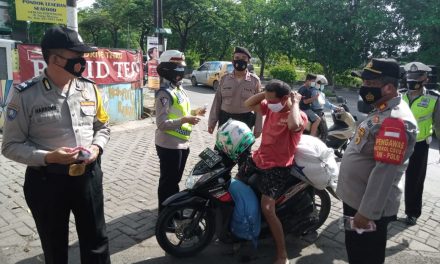 GIAT PEMBAGIAN MASKER GRATIS UNTUK WARGA AKAN TERUS DILAKSANAKAN