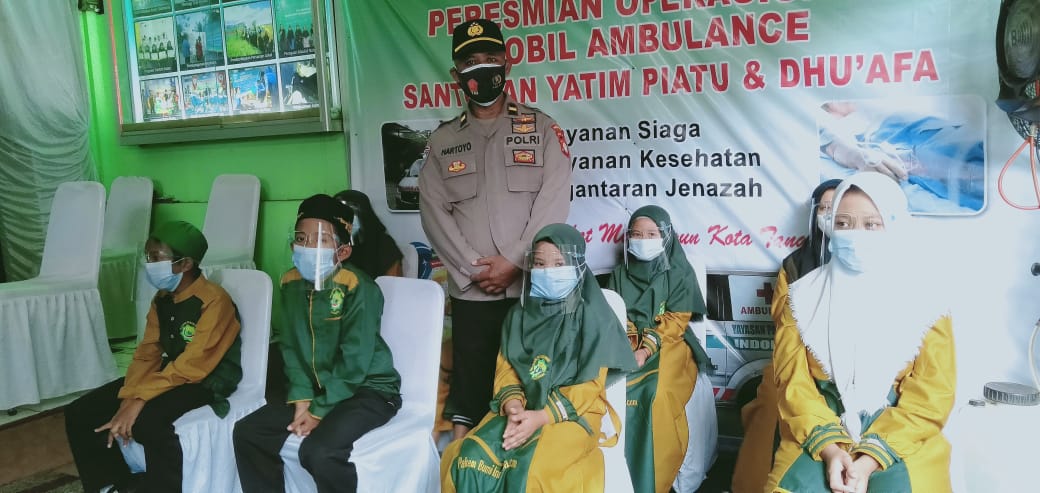 Jajaran Polsek Cipondoh Bagikan Santunan Anak Yatim dan Duapa serta Resmikan Mobil Ambulance Yayasan Pakem Bumi Indonesia di Kel. Pinang