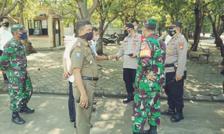 Kapolsek Cipondoh Beserta Tiga Pilar Lakukan Kunjungan dan Peninjauan Lokasi Vaksinasi Massal di Terminal Bus Poris Plawad