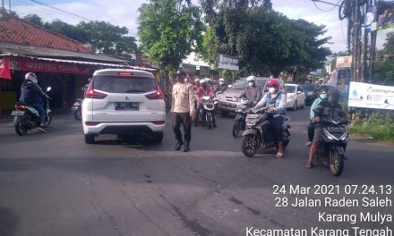 Antisipasi Terjadinya Kemacetan, Kapolsubsektor Metro Permata Melaksanakan Gatur Lantas