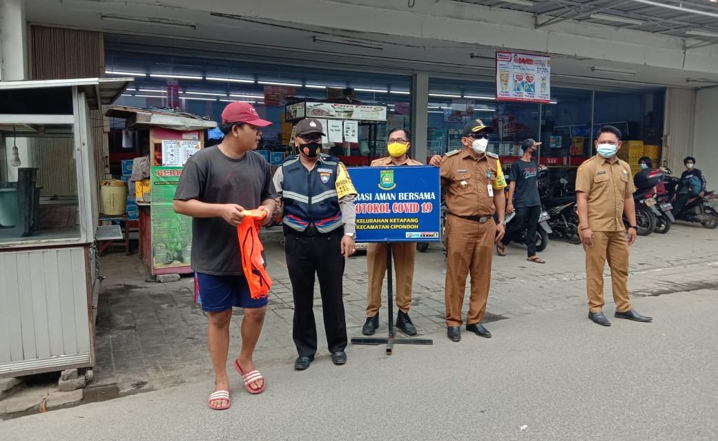 Tegakan Perilaku Hidup Sehat, Polsek Cipondoh dan 3 Pilar Gelar Ops. Yustisi Prokes di Kel. Ketapang