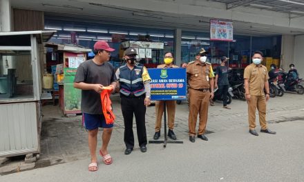 Tegakan Perilaku Hidup Sehat, Polsek Cipondoh dan 3 Pilar Gelar Ops. Yustisi Prokes di Kel. Ketapang