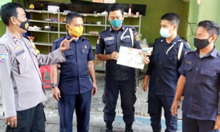 Bhabinkamtibmas Lakukan Sosialisasi Penerimaan Polri Terpadu Kepada Warganya