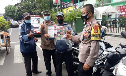 Bhabinkamtibmas Berikan Sosialisasi Penerimaan Anggota Polri Kepada Driver Ojek Pangkalan