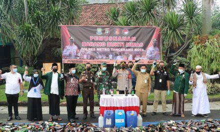 Sambut Ramadhan, Polres Metro Tangerang Kota Musnahkan 14.749 Miras Sitaan