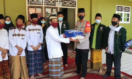 Kapolres Metro Tangerang Kota,Kombes Pol Deonijiu Dr Fatima,S.IK,SH Melakukan Peletakan Batu Pertama Pembangunan Asrama Putra Pondok Pesantren Daarul Anshor