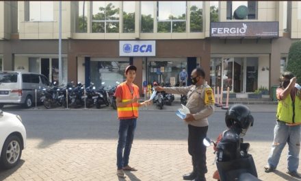 Giat Rutin Pembagian Masker Gratis kepada Warga